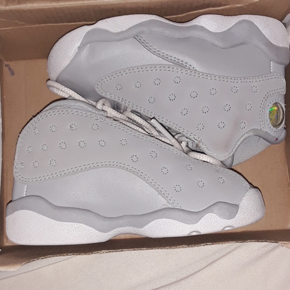 Jordan retro 13 wolf grey